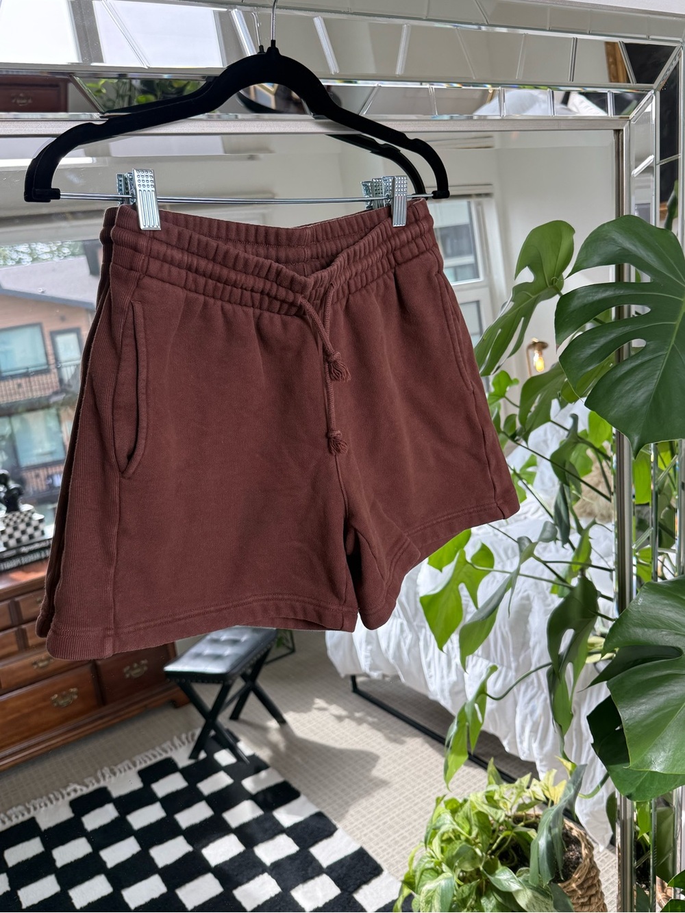 Aritzia TNA | Cozy Fleece Boyfriend Sweat Shorts - Chocolate Brown
